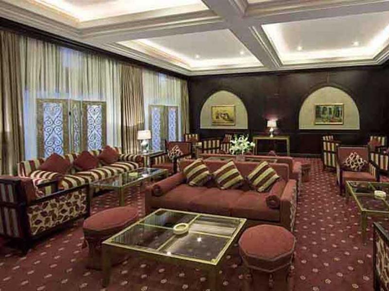 ミラマー アル アカ ビーチ リゾート アル・アカ エクステリア 写真 The lounge at the Taj Mahal Palace