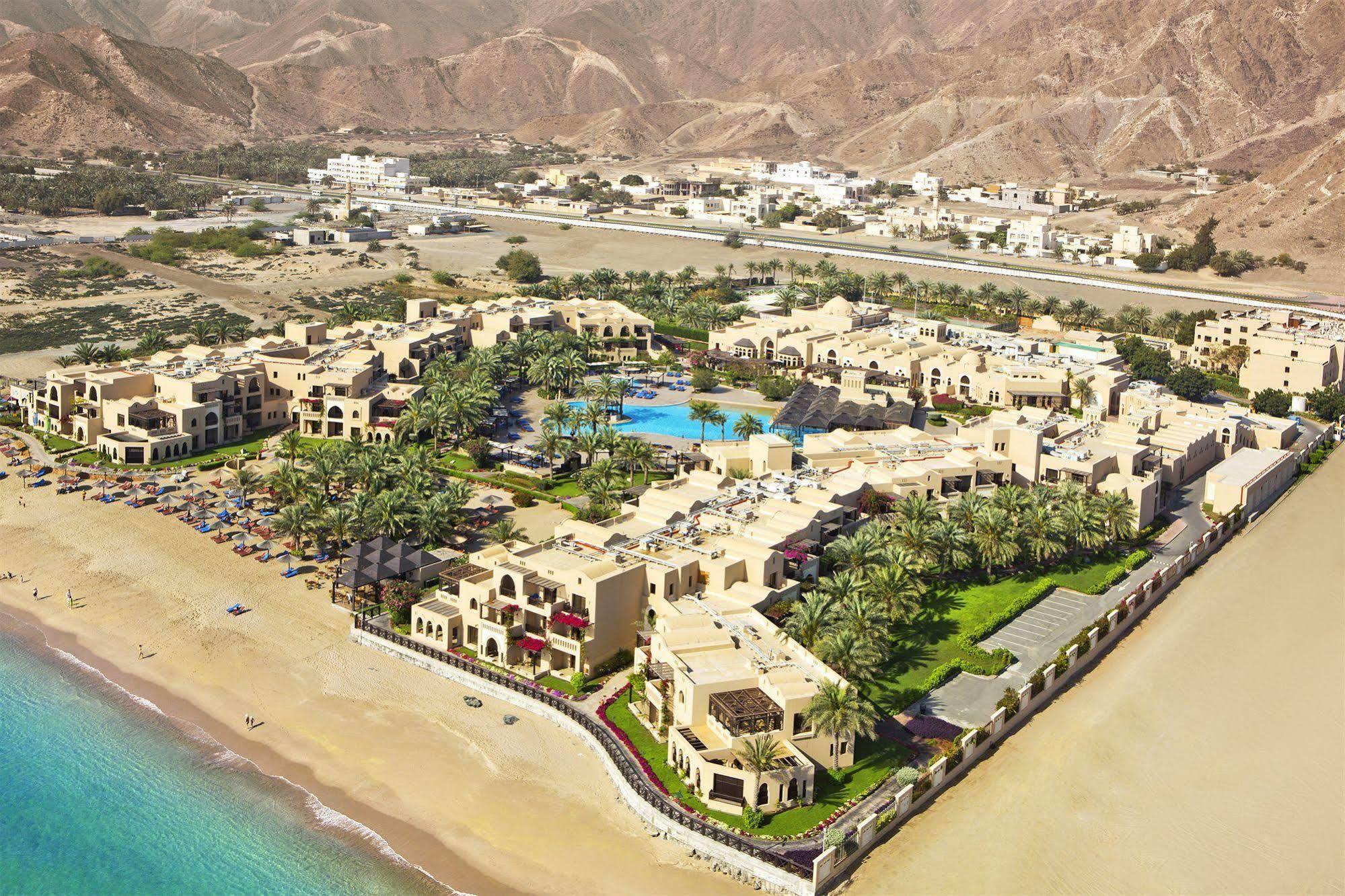 ミラマー アル アカ ビーチ リゾート アル・アカ エクステリア 写真 Aerial view of the resort