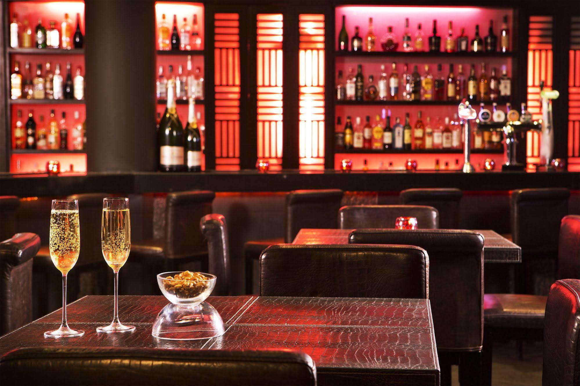ミラマー アル アカ ビーチ リゾート アル・アカ エクステリア 写真 The bar at the Mandarin Oriental
