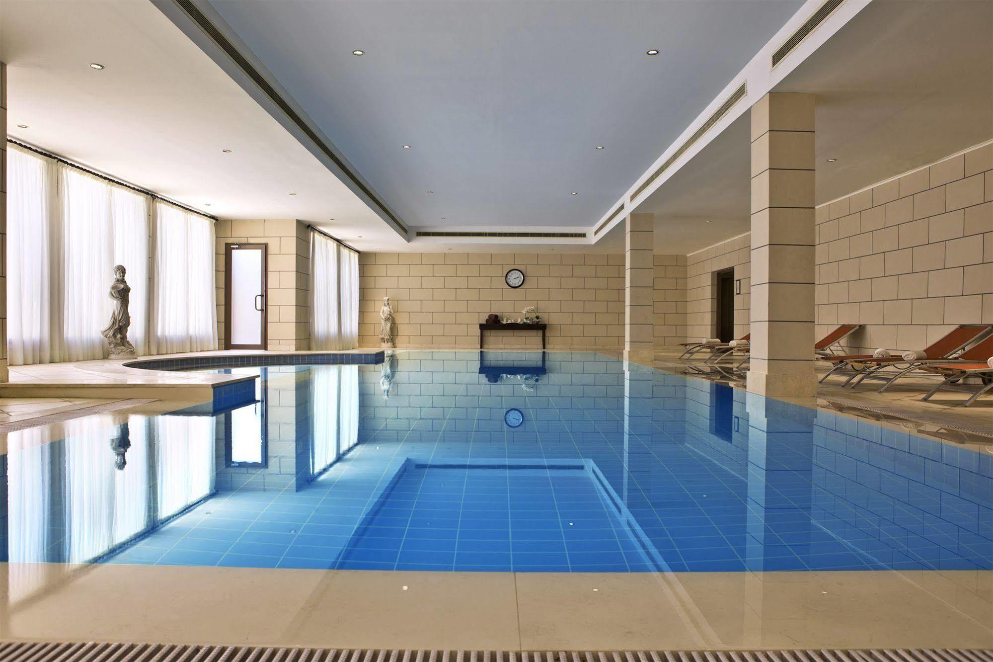 ミラマー アル アカ ビーチ リゾート アル・アカ エクステリア 写真 The pool at the Mandarin Oriental, Munich