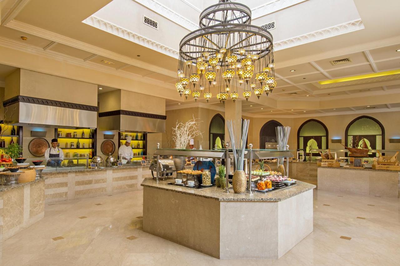 ミラマー アル アカ ビーチ リゾート アル・アカ エクステリア 写真 The buffet at the hotel