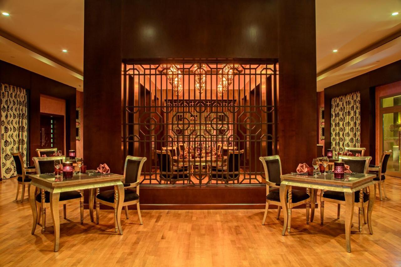 ミラマー アル アカ ビーチ リゾート アル・アカ エクステリア 写真 The restaurant at the Taj Mahal Palace